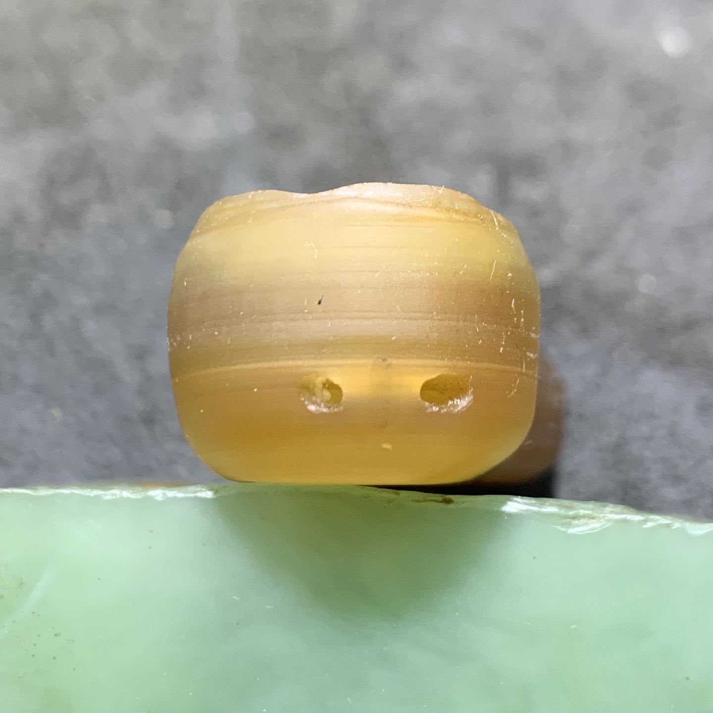 精美高玉化风化纹巴西玛瑙雕刻知足常乐把件(吊坠)一个