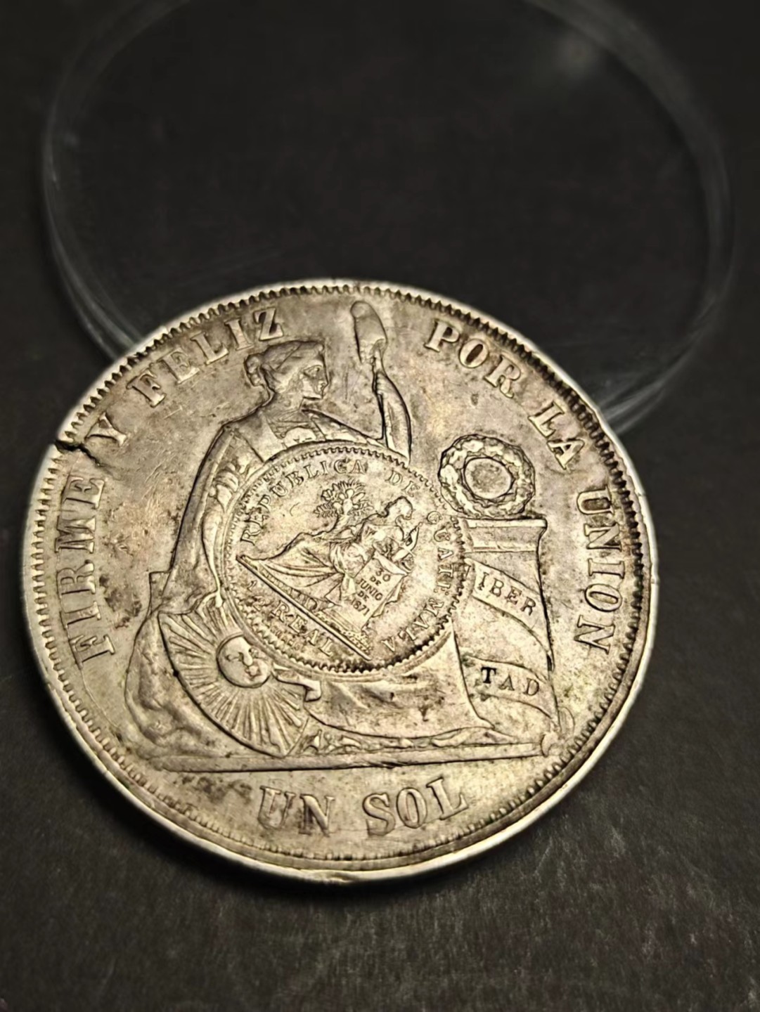 【8个洞收藏】第5场★0押0起一件包邮★银币专场（持续更新····） 7天连拍 稀少 推荐 1867年25克 早期经典品种 巴拉圭拿花坐洋，带戳记，在危地马拉征用使用过的戳记，因当时拿花坐洋几乎都是等值通用的，