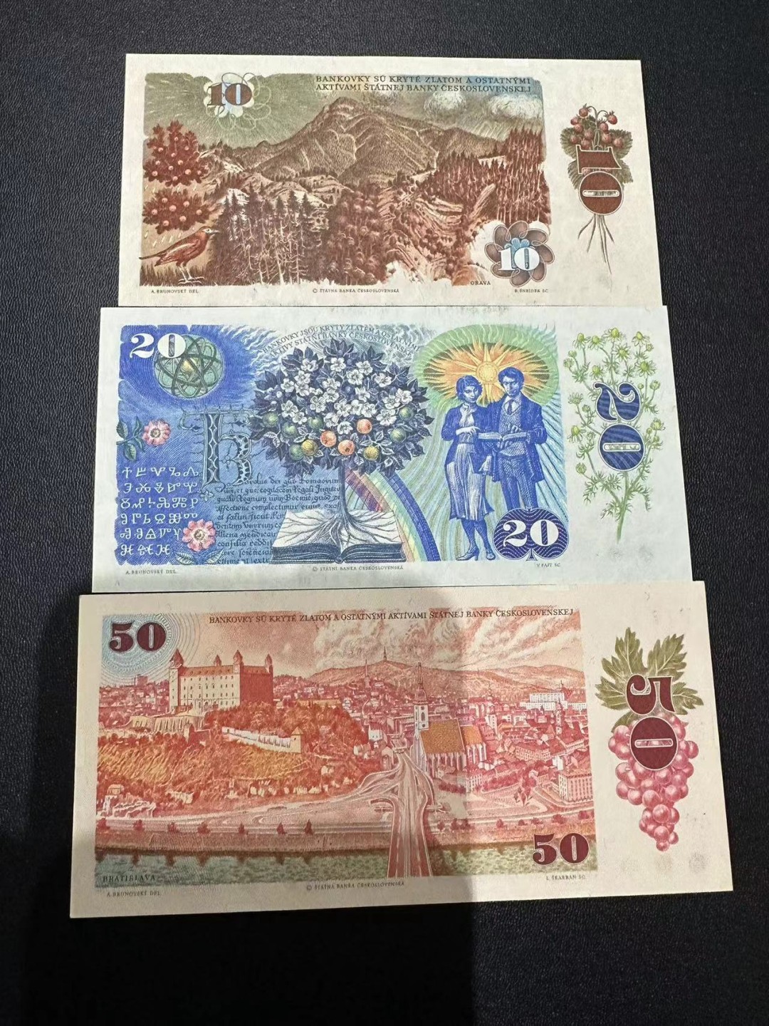 《外钞收藏家》第二百五十五期（连拍第三场） 捷克斯洛伐克10、20、50三张一起 全新UNC