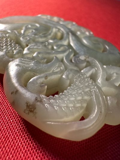 玉石翡翠玛瑙｜拍卖专场 和田玉厚实双面工镂空龙凤呈祥大坠