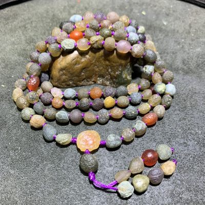 精美罕见天然阿拉善高圆度葡萄干玛瑙108项链一条， - 精美罕见天然阿拉善高圆度葡萄干玛瑙108项链一条，