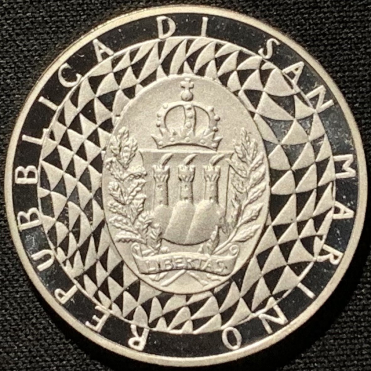 紫瑗钱币——第268期拍卖 圣马力诺 1990年 意大利世界杯 1000里拉 14.6克 0.835银 精制