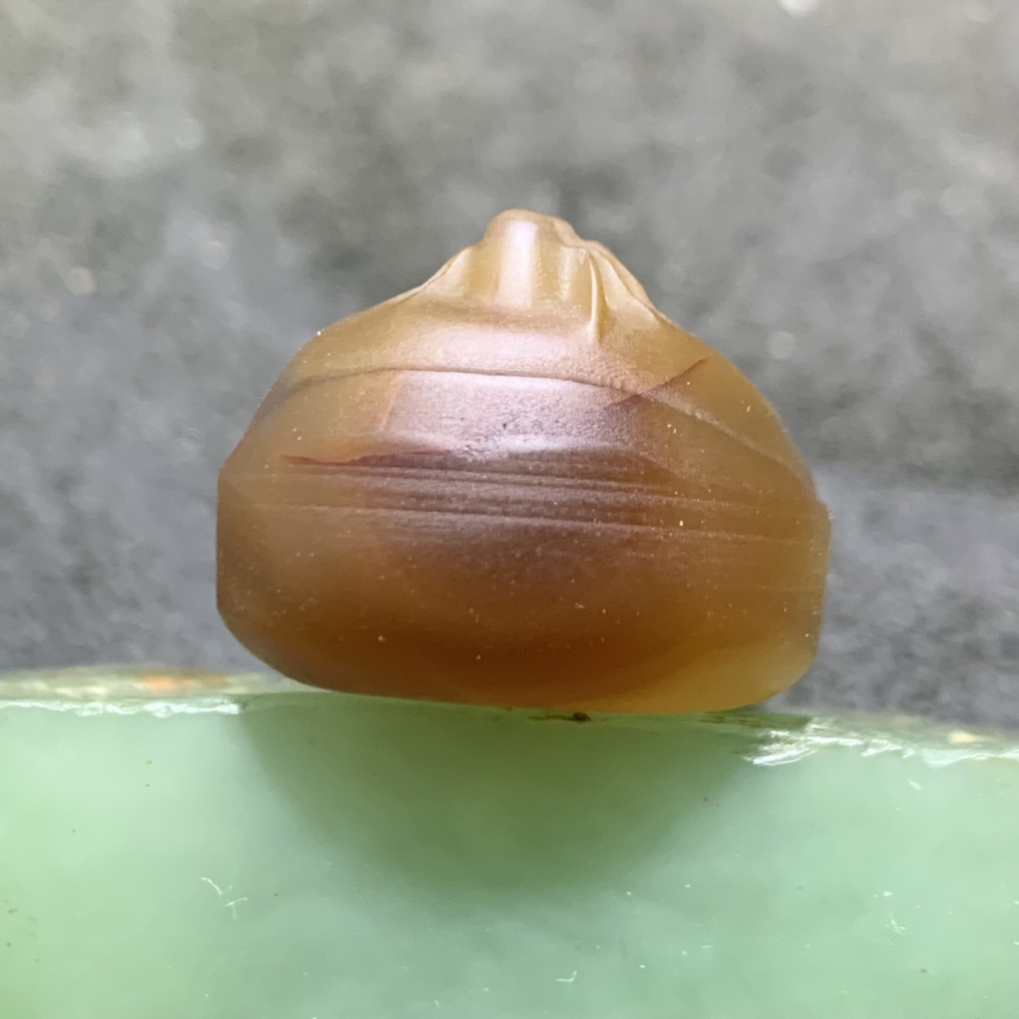 精美高玉化风化纹巴西玛瑙雕刻知足常乐把件(吊坠)一个