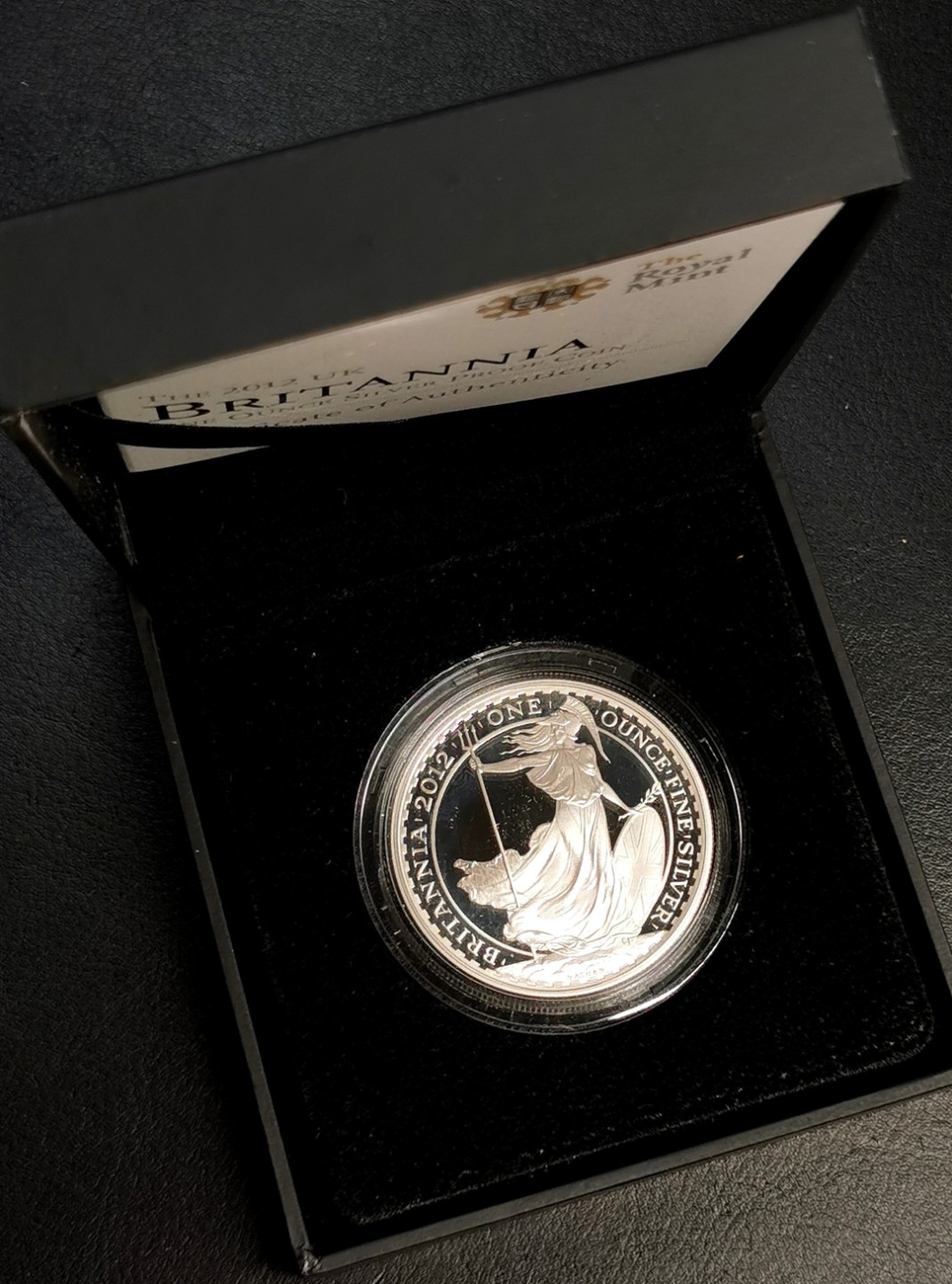 凡希社世界钱币微拍第二百三十三期 2012英国不列颠尼亚2镑精铸大银原厂盒证！