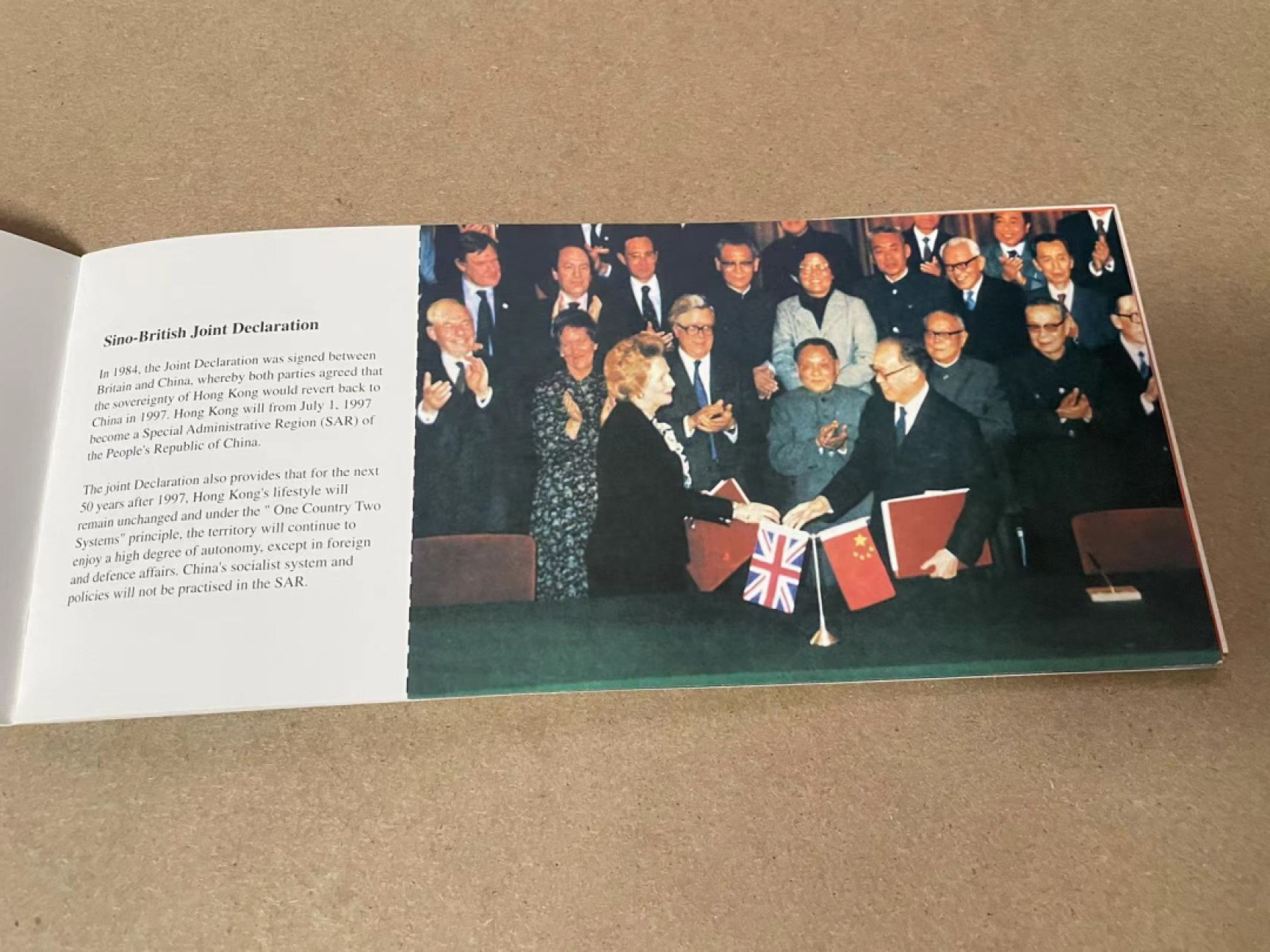 【Blue Auction】✨世界纸币精拍第306期——南越豹子【精】 【原装带册 HK97冠无47】香港 回归 1997年5镑 纪念钞 全新UNC