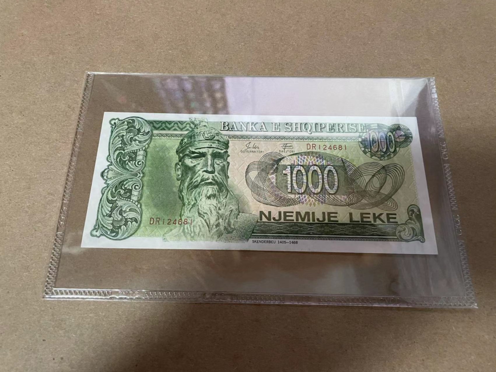 【Blue Auction】✨世界纸币精拍第306期——南越豹子【精】 阿尔巴尼亚 1992年1000列克 全新UNC