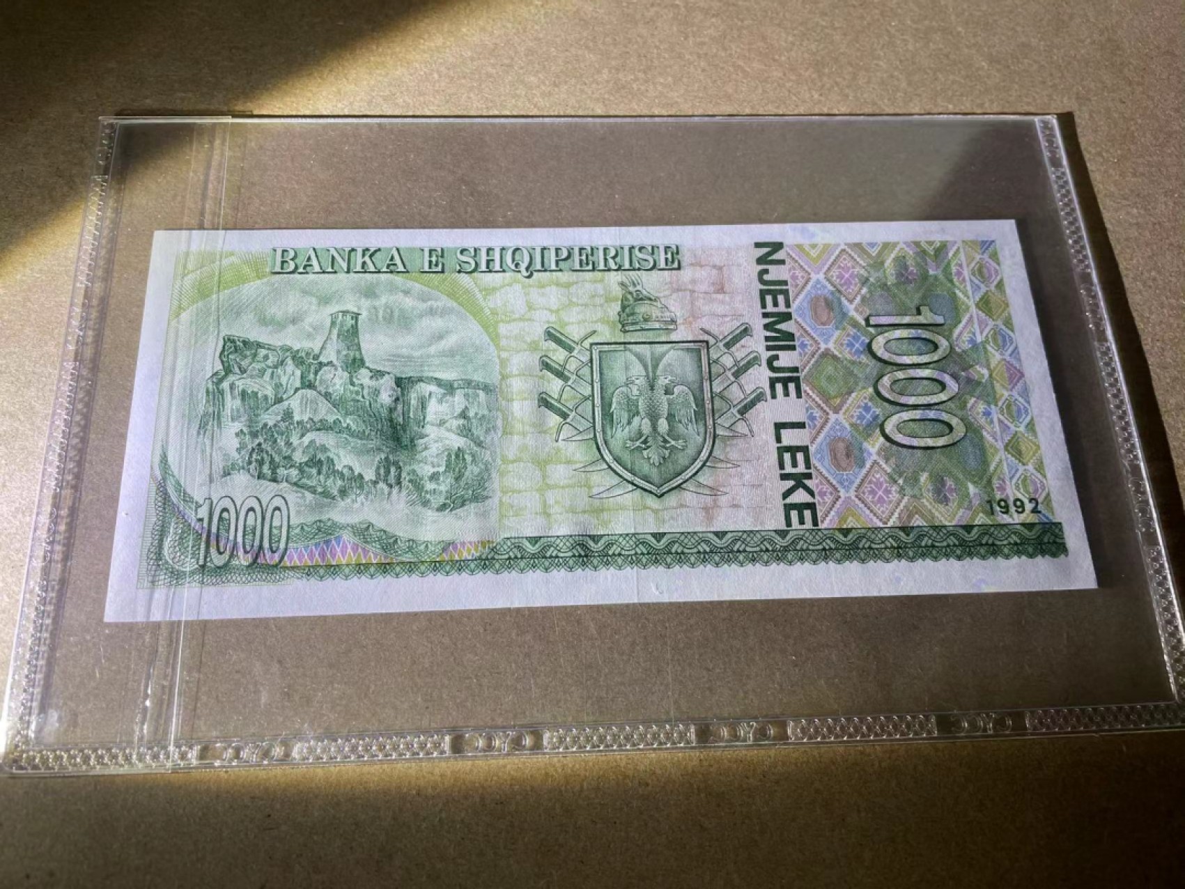 【Blue Auction】✨世界纸币精拍第306期——南越豹子【精】 阿尔巴尼亚 1992年1000列克 全新UNC