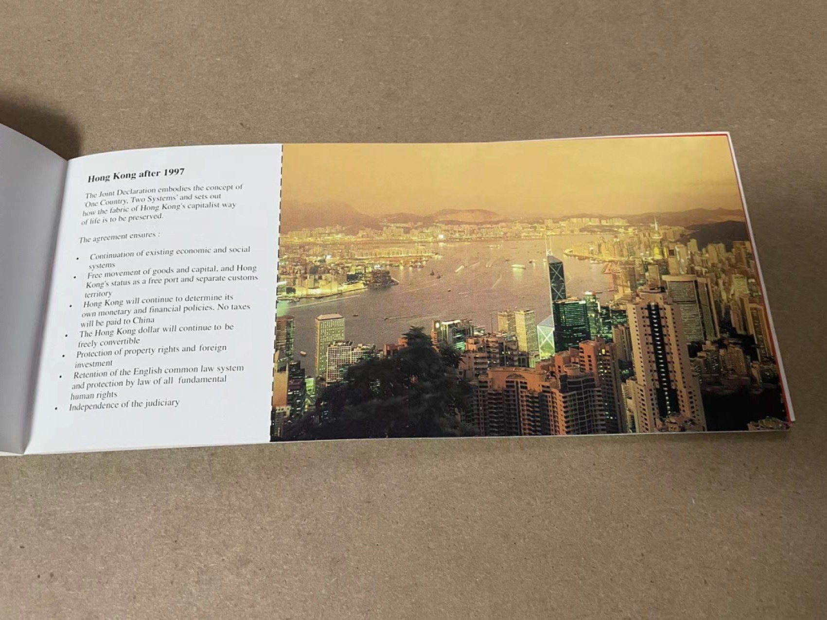 【Blue Auction】✨世界纸币精拍第306期——南越豹子【精】 【原装带册 HK97冠无47】香港 回归 1997年5镑 纪念钞 全新UNC