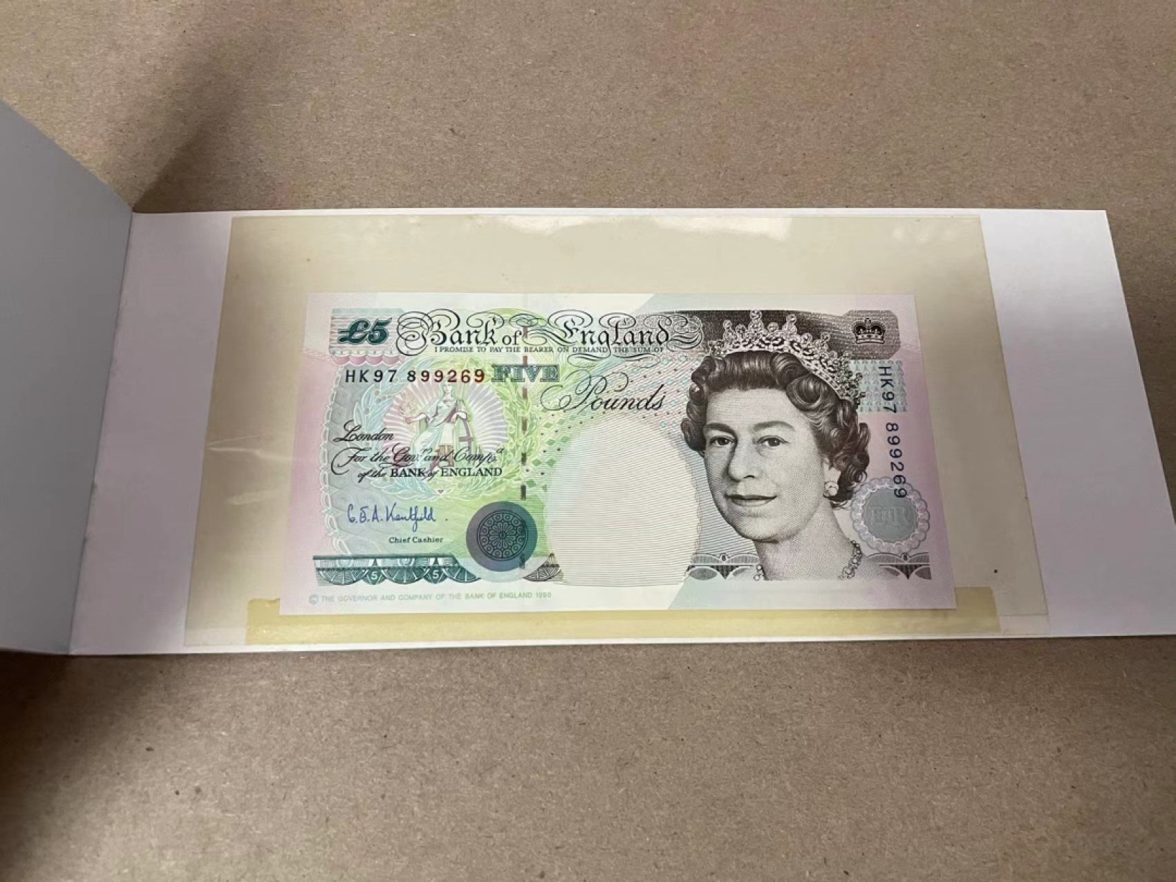 【Blue Auction】✨世界纸币精拍第306期——南越豹子【精】 【原装带册 HK97冠无47】香港 回归 1997年5镑 纪念钞 全新UNC