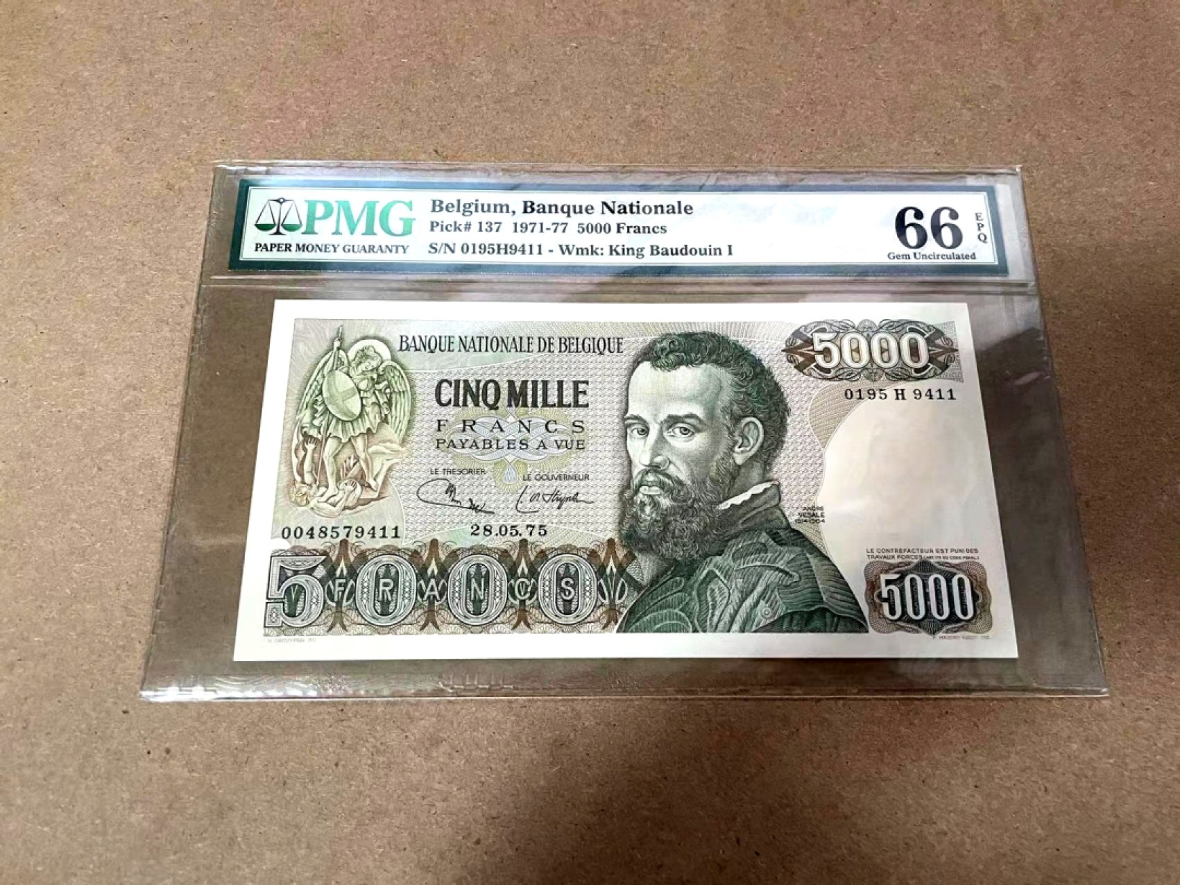 【Blue Auction】✨世界纸币精拍第306期——南越豹子【精】 比利时 1975年5000法郎 PMG66EPQ 现代人体解剖学的奠基人安德烈亚斯·维萨利乌斯