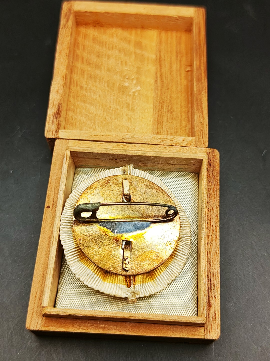 全场0元起拍 第42期 咸鱼国勋章拍卖专场 3月29日（周三）下午6：00开始