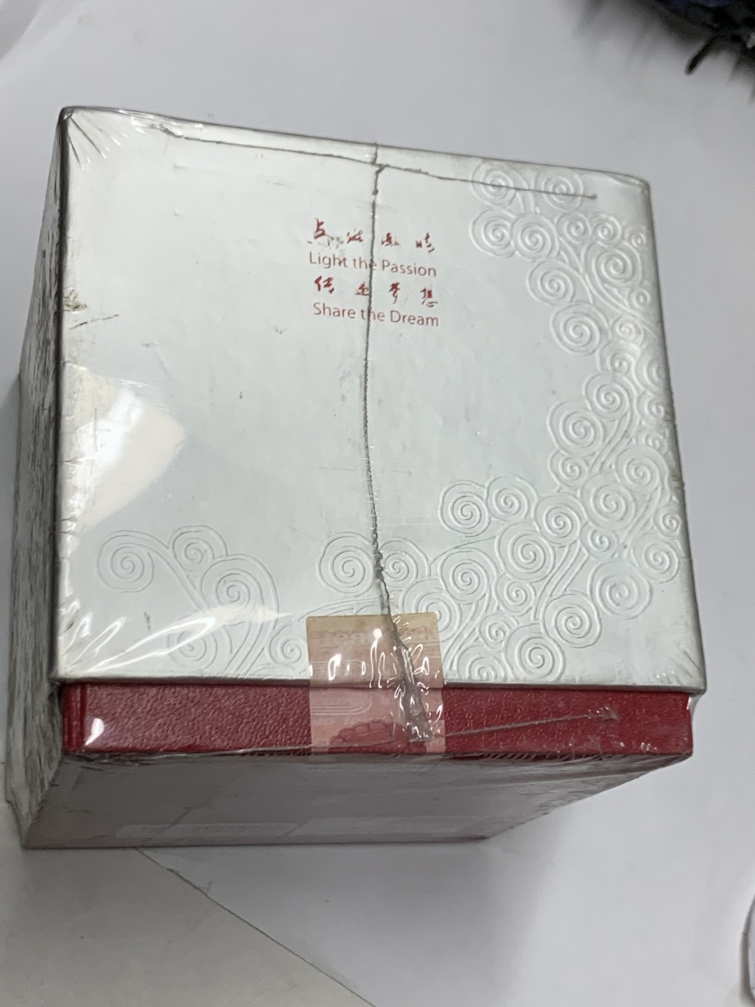 零元拍：2008北京奥运会联想火炬闪存盘（2GB），奥运纪念品，全新无拆，喜欢老物件的朋友别错过哦。