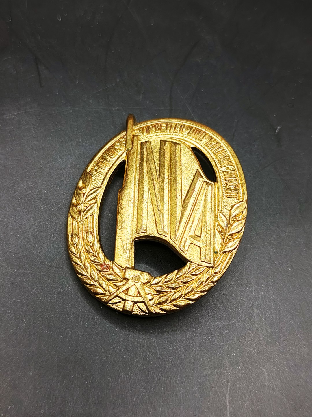 全场0元起拍 第42期 咸鱼国勋章拍卖专场 3月29日（周三）下午6：00开始