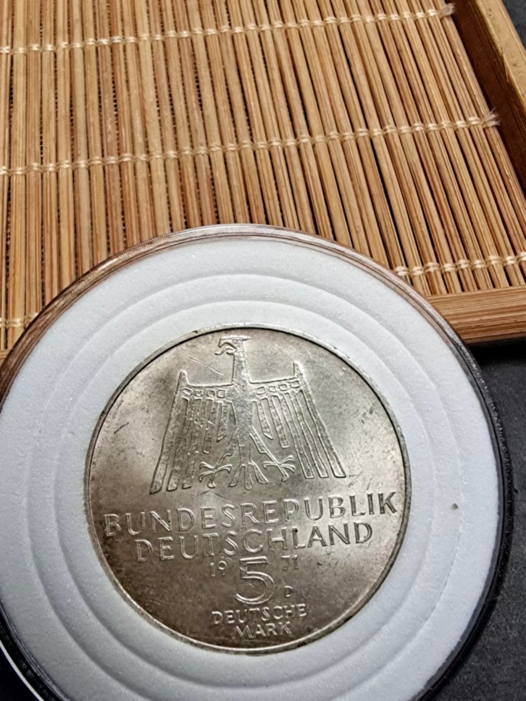 【8个洞收藏】第5场★0押0起一件包邮★银币专场（持续更新····） 7天连拍 美品 1971年德国丢勒诞辰500周年纪念银币 11.2克，正面为丢勒姓名首字母组合，德国非常著名的一个符号。