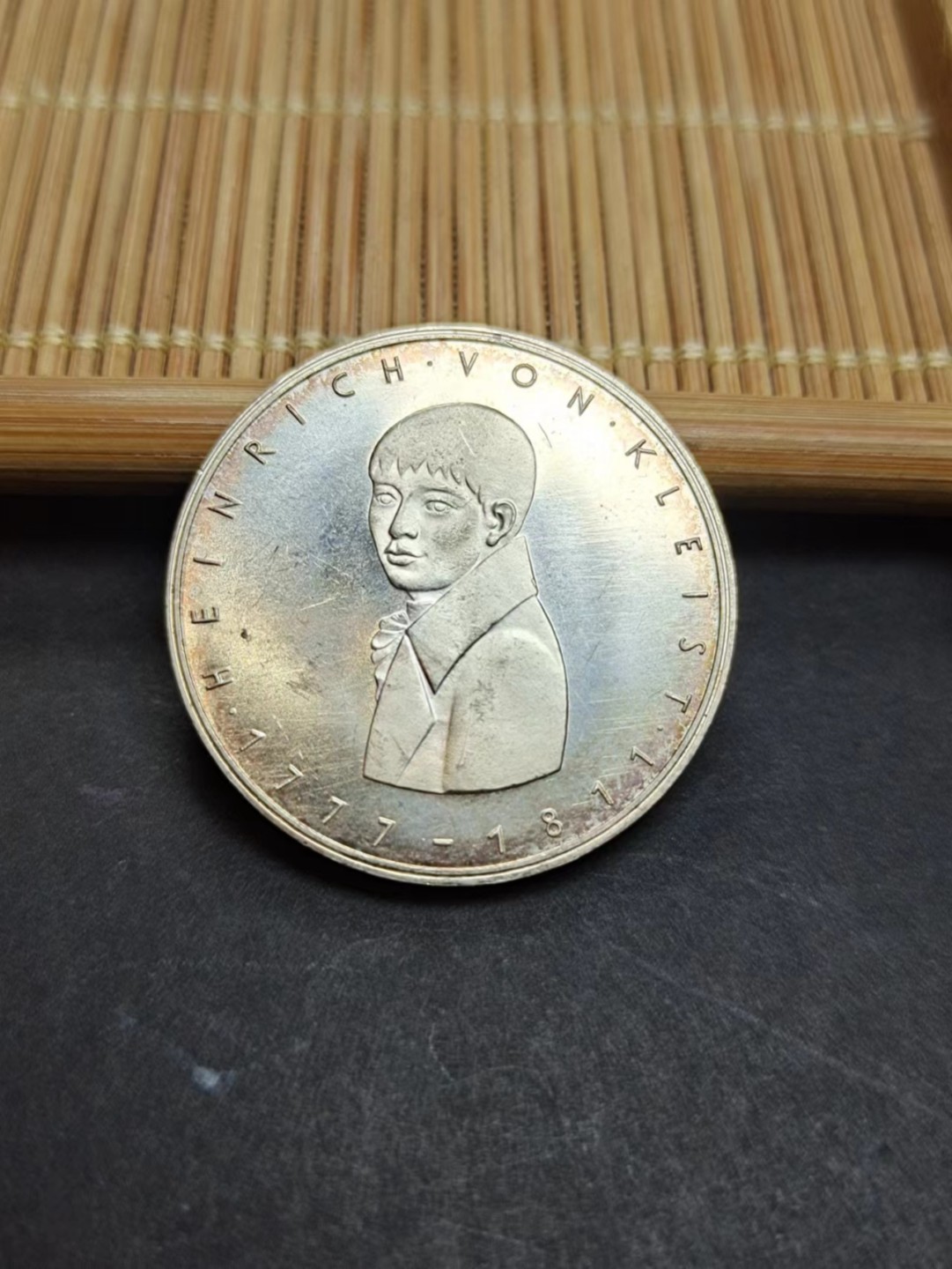 【8个洞收藏】第5场★0押0起一件包邮★银币专场（持续更新····） 7天连拍 精致1977年 德国5马克精致银币 重11.2克 纪念戏曲家海因里希 冯 克莱斯特200周年