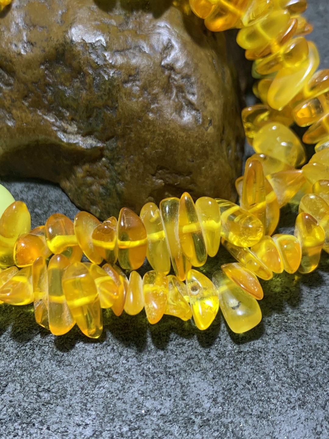 天然乌克兰蜜蜡随形链1条