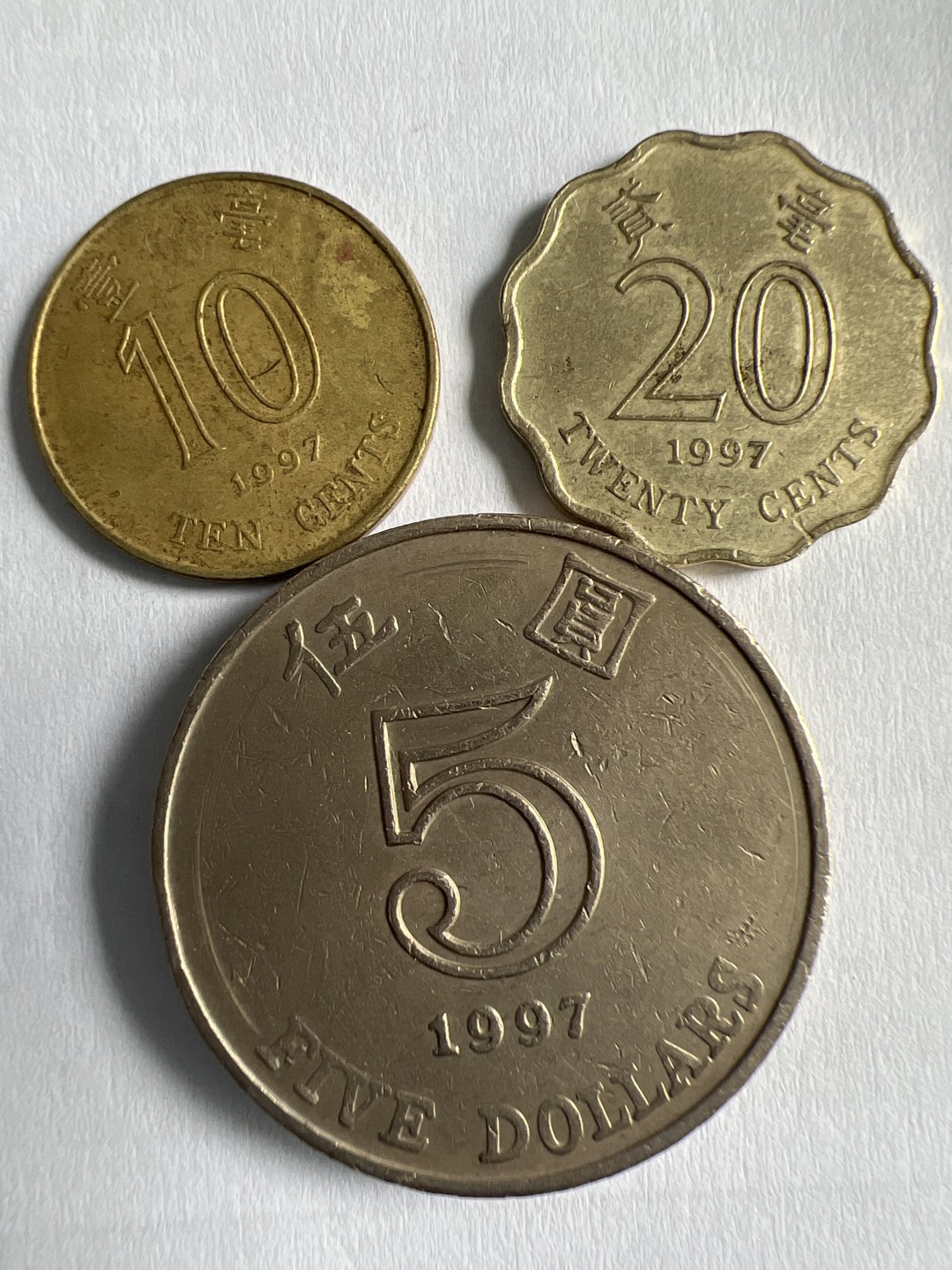 泡泡堂微拍第一 一〇幕硬币捡漏可累计专场👿👿，累计满二十元包邮，接受代拍业务 紫荆花三枚