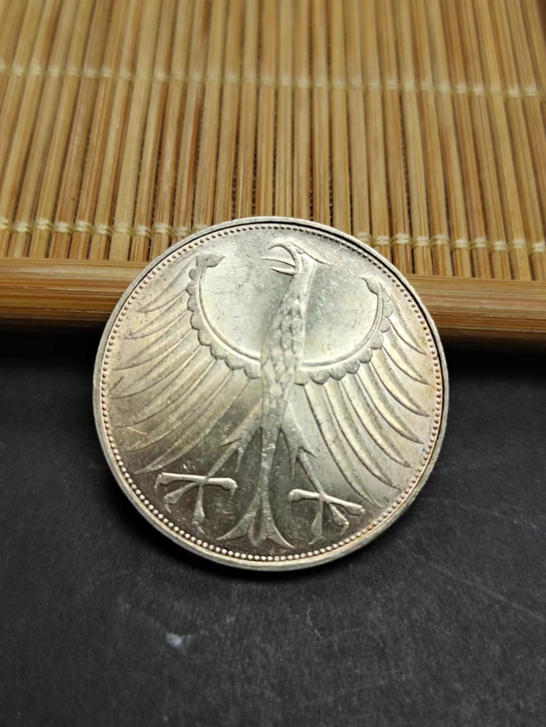 【8个洞收藏】第5场★0押0起一件包邮★银币专场（持续更新····） 7天连拍 unc 状态很好 1973年 德国5马克  炸毛鹰酱很形象