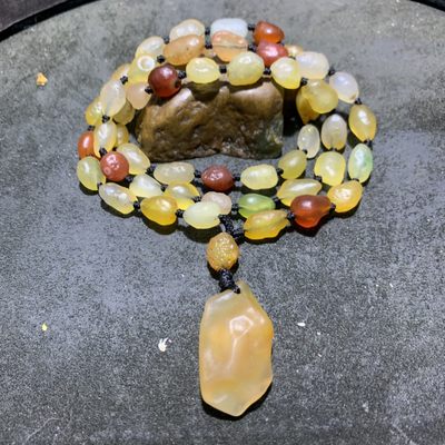 精美天然洁净透彻阿拉善彩珠玛瑙项链一条， - 精美天然洁净透彻阿拉善彩珠玛瑙项链一条，