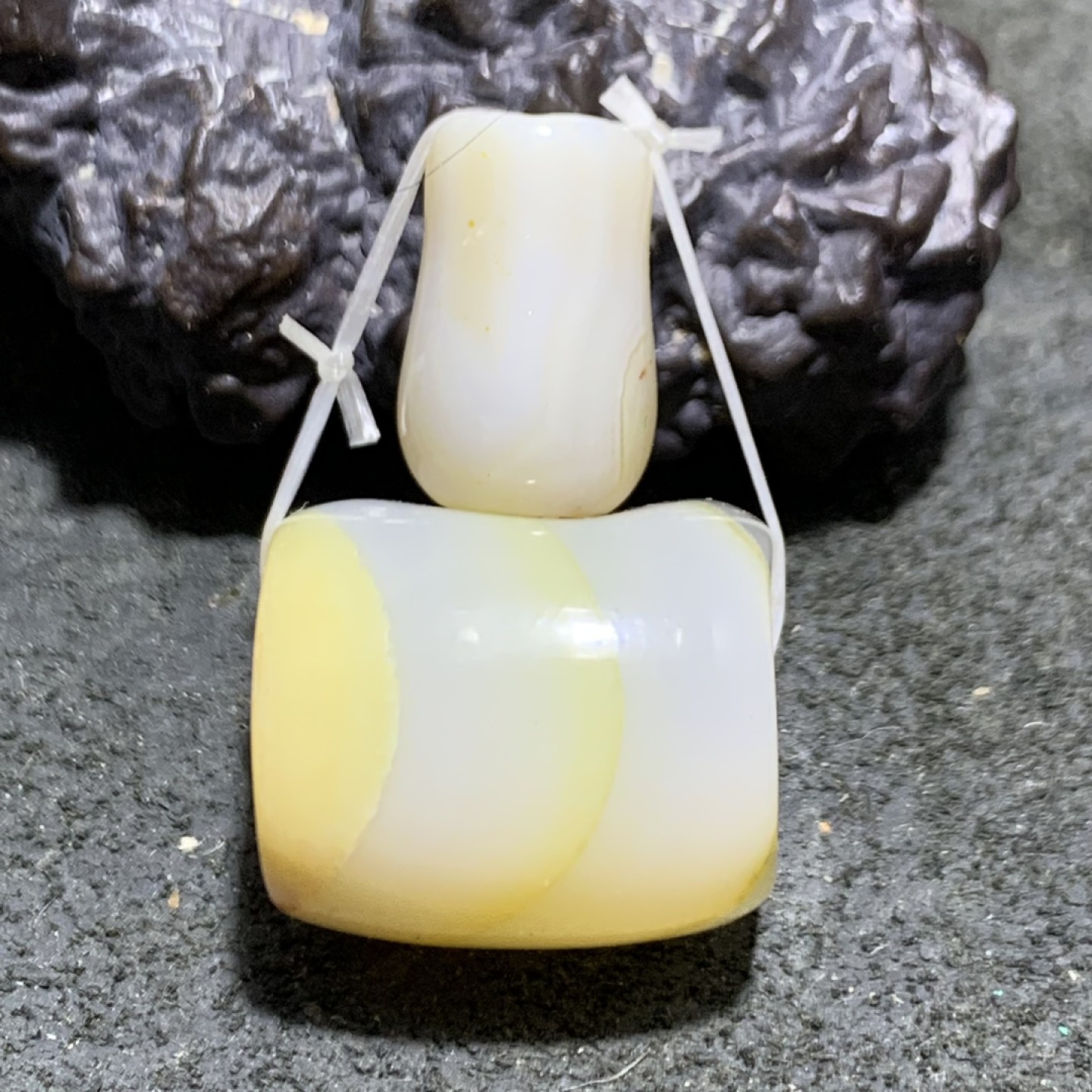 精美高玉化缠丝玛瑙佛头三通一套