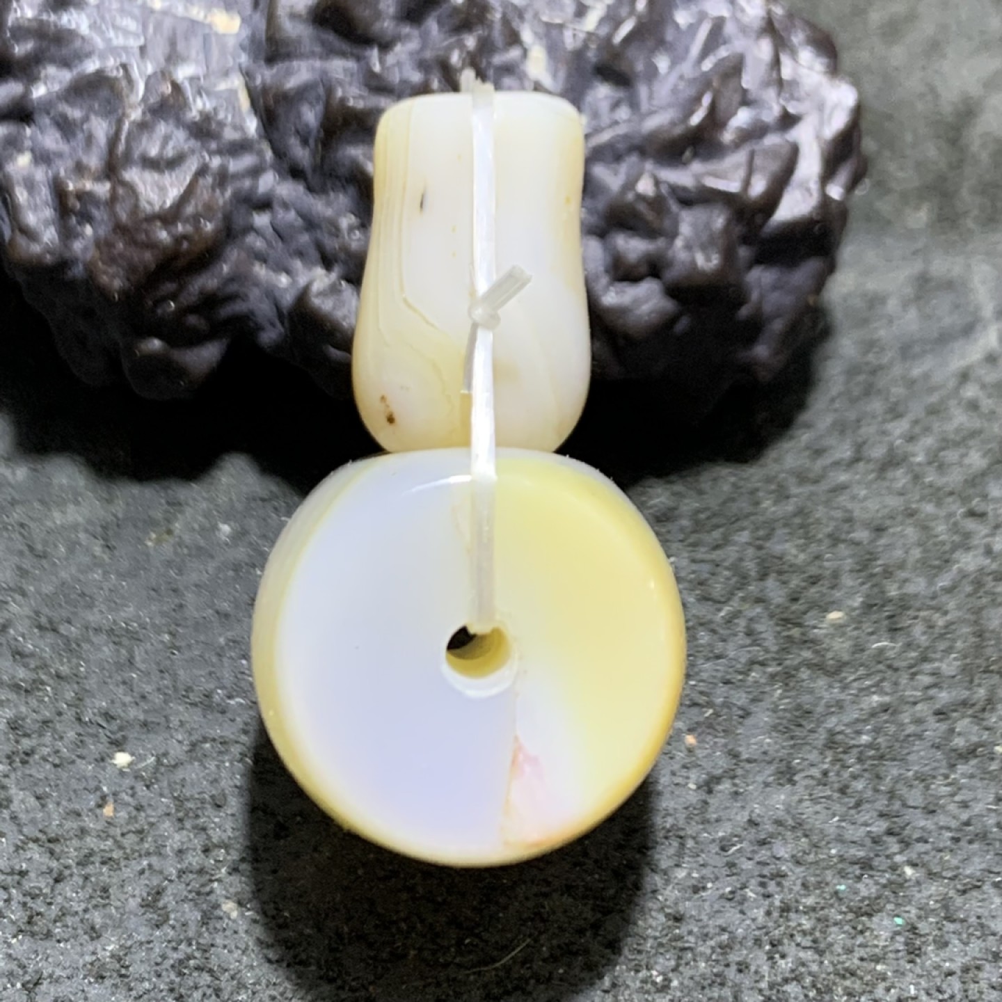 精美高玉化缠丝玛瑙佛头三通一套