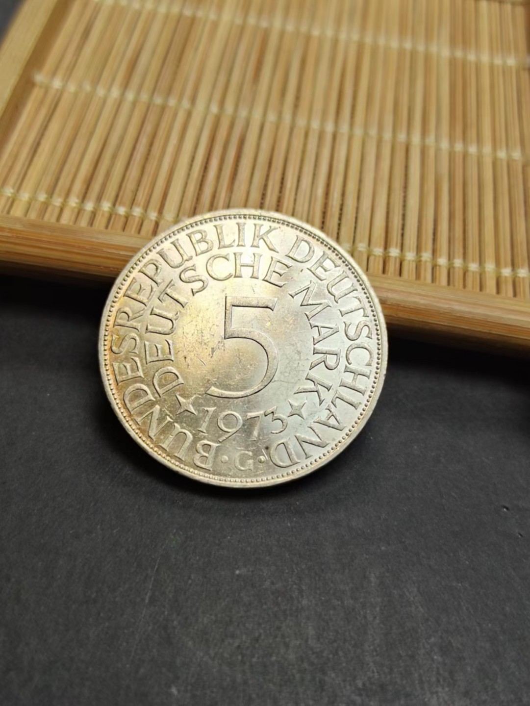 【8个洞收藏】第5场★0押0起一件包邮★银币专场（持续更新····） 7天连拍 unc 状态很好 1973年 德国5马克  炸毛鹰酱很形象