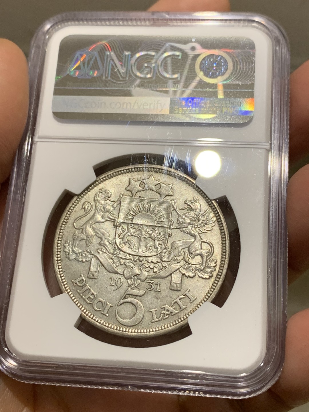 《竞宝斋》第147场-周日，周一 2场 (全场包邮) NGC-MS62 拉脱维亚 1931年5拉特美女大银币 带点包浆 外拍热门品种 价格洼地