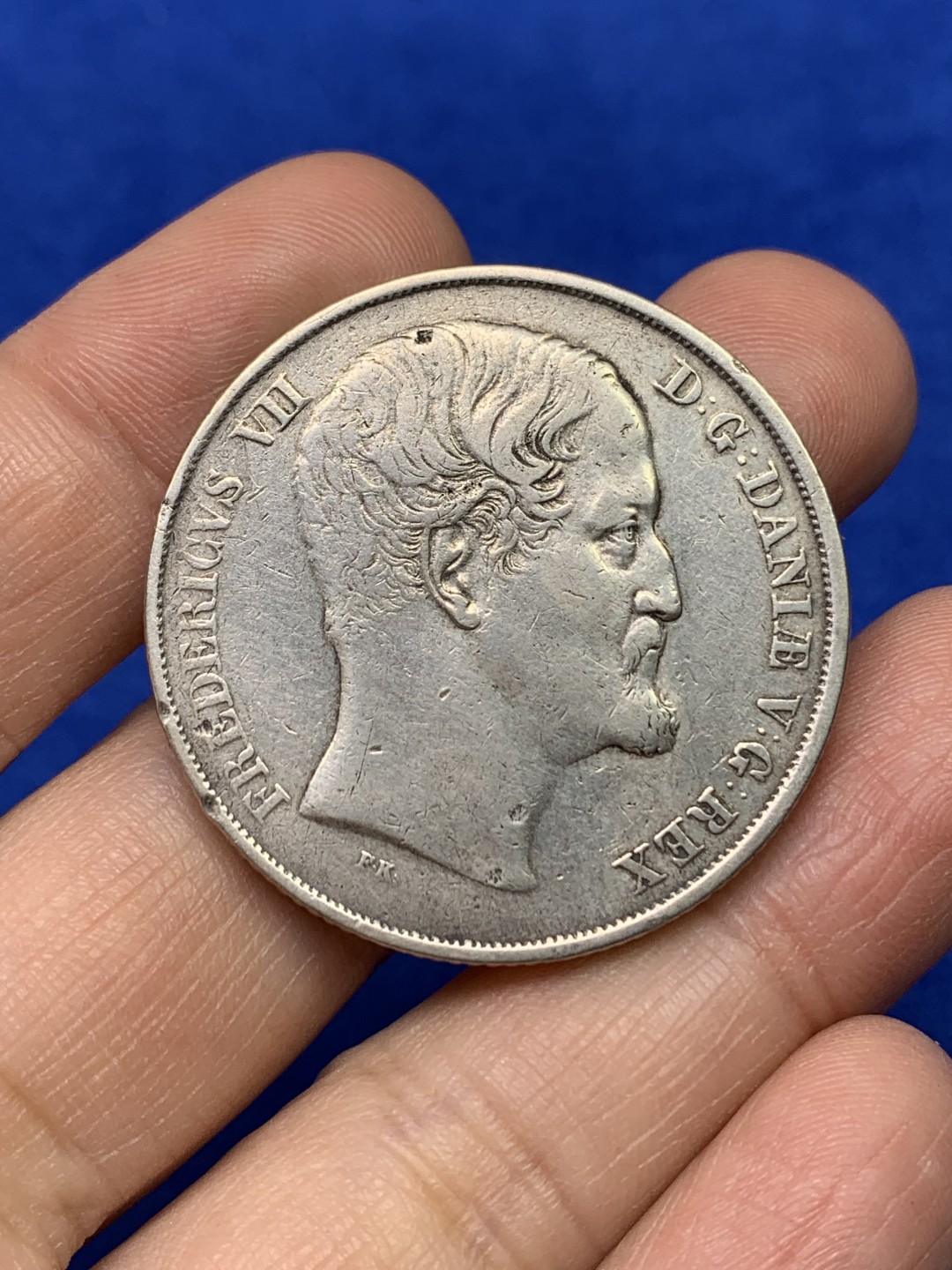 《竞宝斋》第147场-周日，周一 2场 (全场包邮) 丹麦 1849年 弗朗西斯七世SP达勒 28克少见北欧大主币 边齿浑厚 边齿浑厚