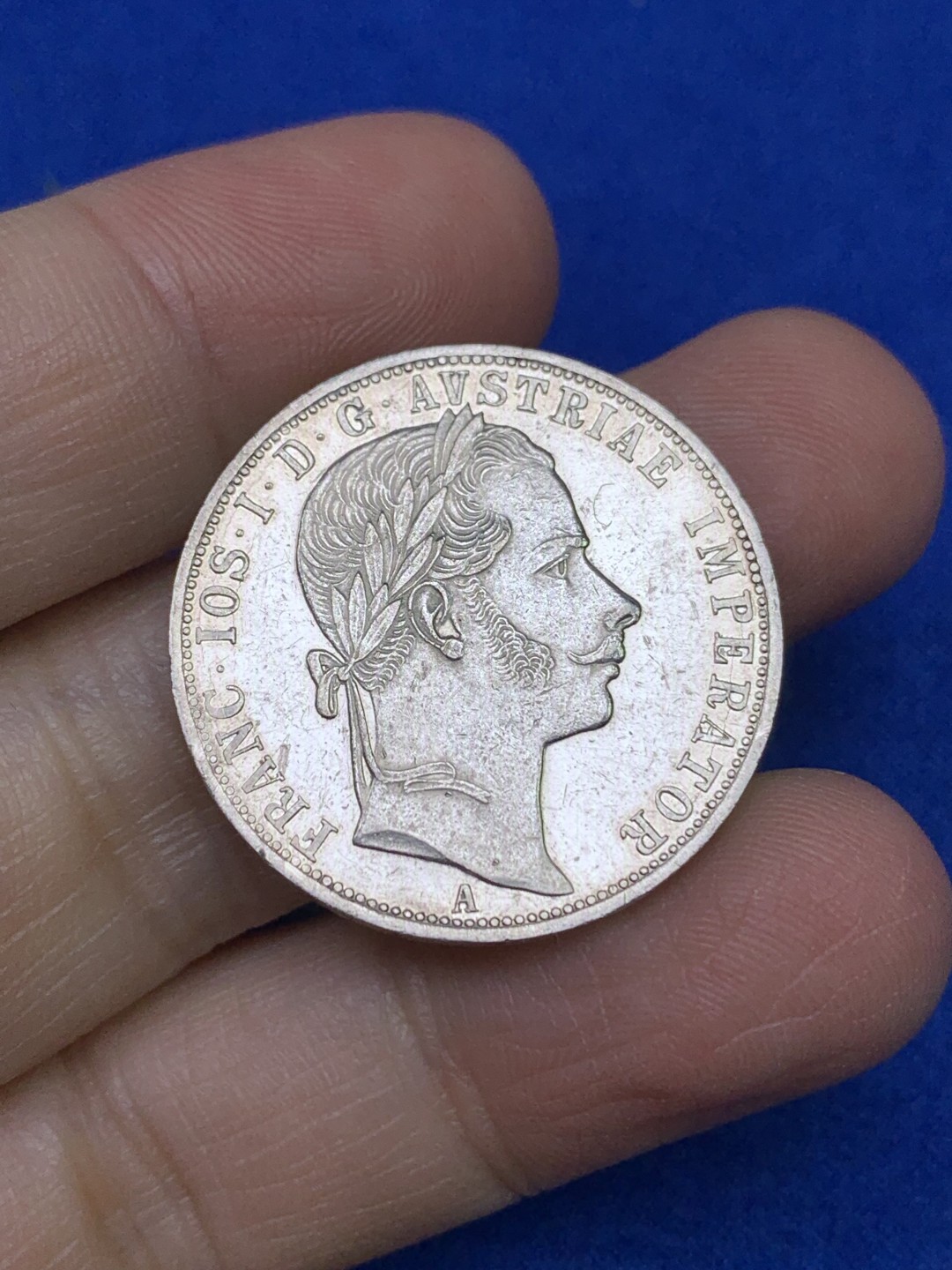 《竞宝斋》第147场-周日，周一 2场 (全场包邮) 1860年奥地利1弗洛林银币，细节很不错，底板带镜面