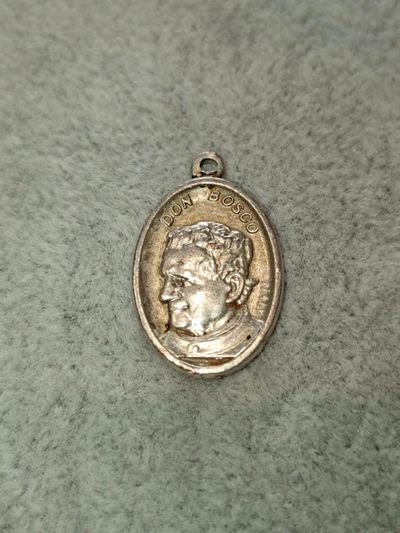 【8个洞收藏】第6场★0押0起一件包邮★女神专场(持续更新···) 7天连拍 回馈老粉 感谢陪伴   - 鲍思高 合金镀银小圣牌 产地 意大利 年份不详 2.4克