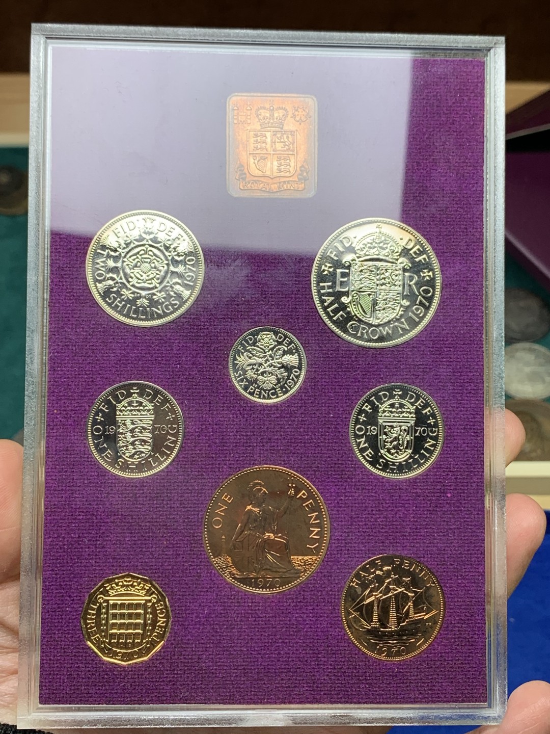 《竞宝斋》第147场-周日，周一 2场 (全场包邮) 英国 1970年 原盒原证 关门年份 英国12进制精制套币 最后一套12进制英国套币 随后发行的套币均为10进制新便士体系