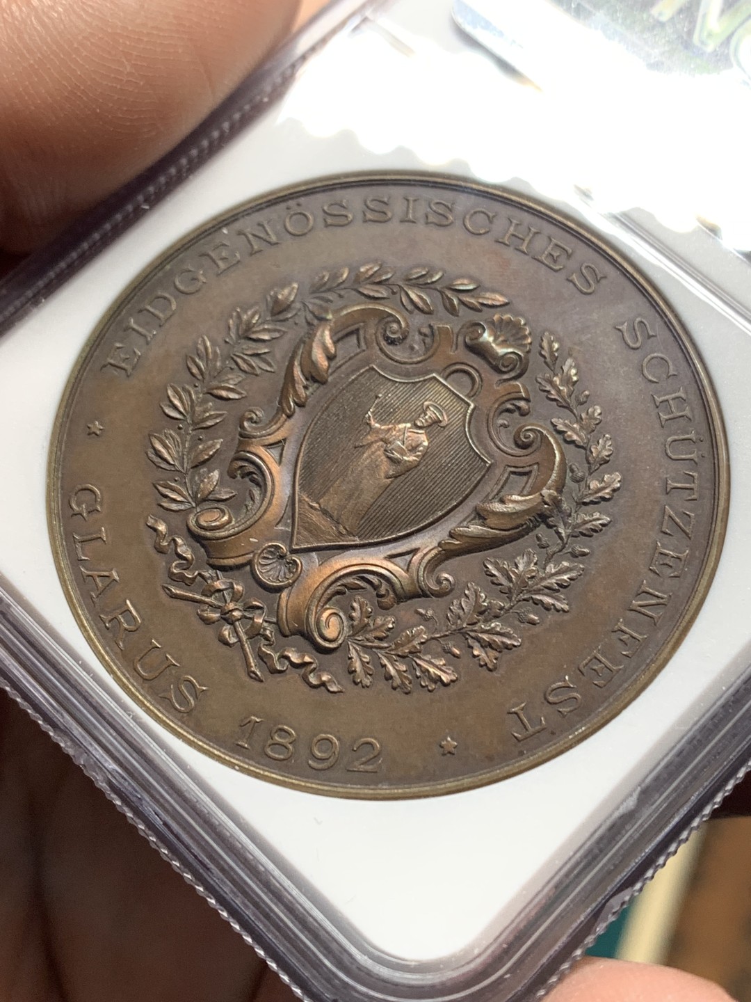 《竞宝斋》第147场-周日，周一 2场 (全场包邮) NGC MS63 1892年 瑞士格拉鲁斯射击节铜章 45mm直径 细节非常好