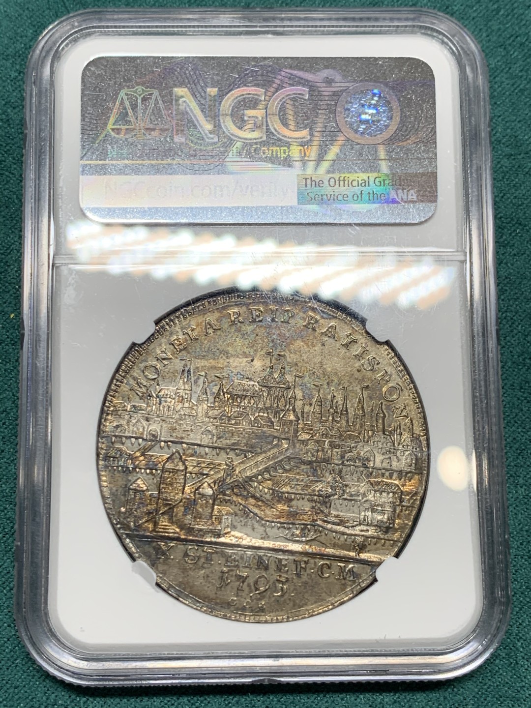 《竞宝斋》第147场-周日，周一 2场 (全场包邮) NGC MS61 1793神圣罗马帝国末代皇帝弗朗茨二世雷根斯堡市 景观大泰勒银币，价格平稳上涨的品种，老包浆，带点PL的感觉。很漂亮