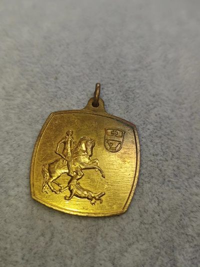 【8个洞收藏】第6场★0押0起一件包邮★女神专场(持续更新···) 7天连拍 回馈老粉 感谢陪伴   - 欧洲回流工艺品 不确定是否英国产 乔治屠龙 单面 只是这个龙做工不好 铜方牌 随意拍吧