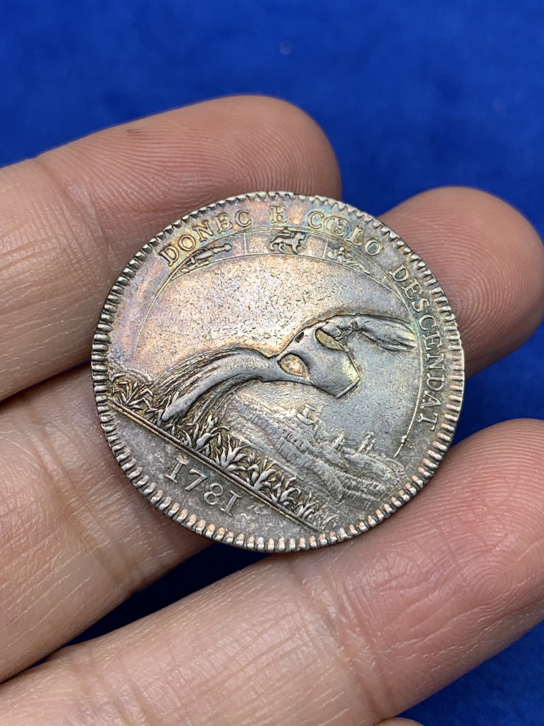 《竞宝斋》第147场-周日，周一 2场 (全场包邮) 法国1781年 巴黎 圆形银质JETON 五彩包浆