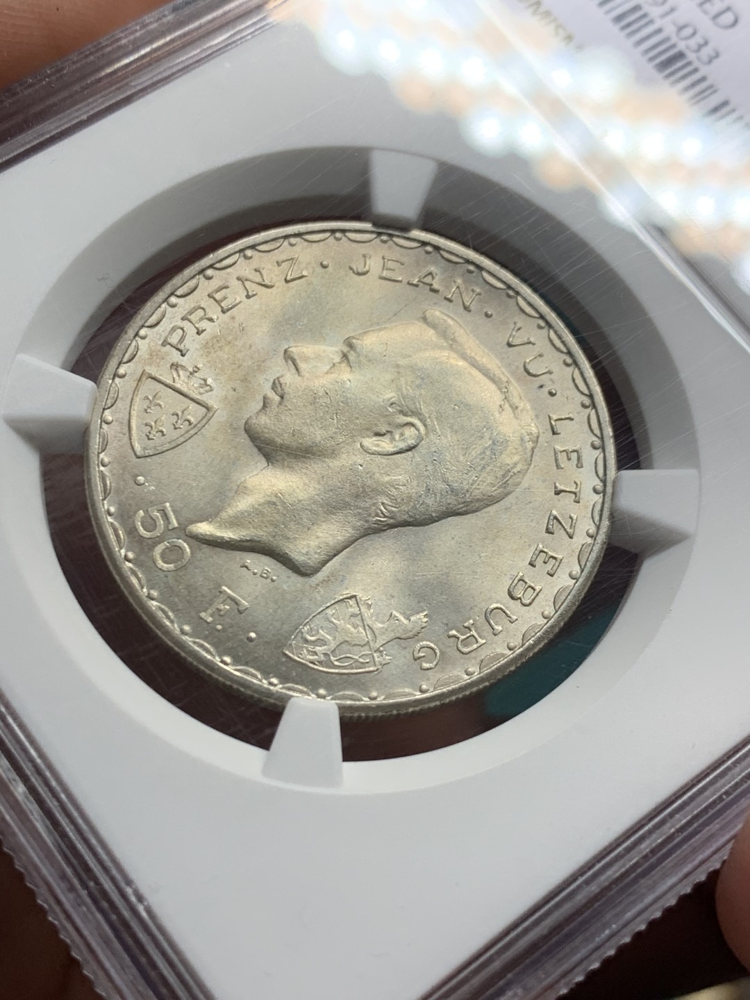 《竞宝斋》第147场-周日，周一 2场 (全场包邮) NGC-UNC 卢森堡1946年 马剑50法郎银币 顶级好品 这个没给分太可惜了