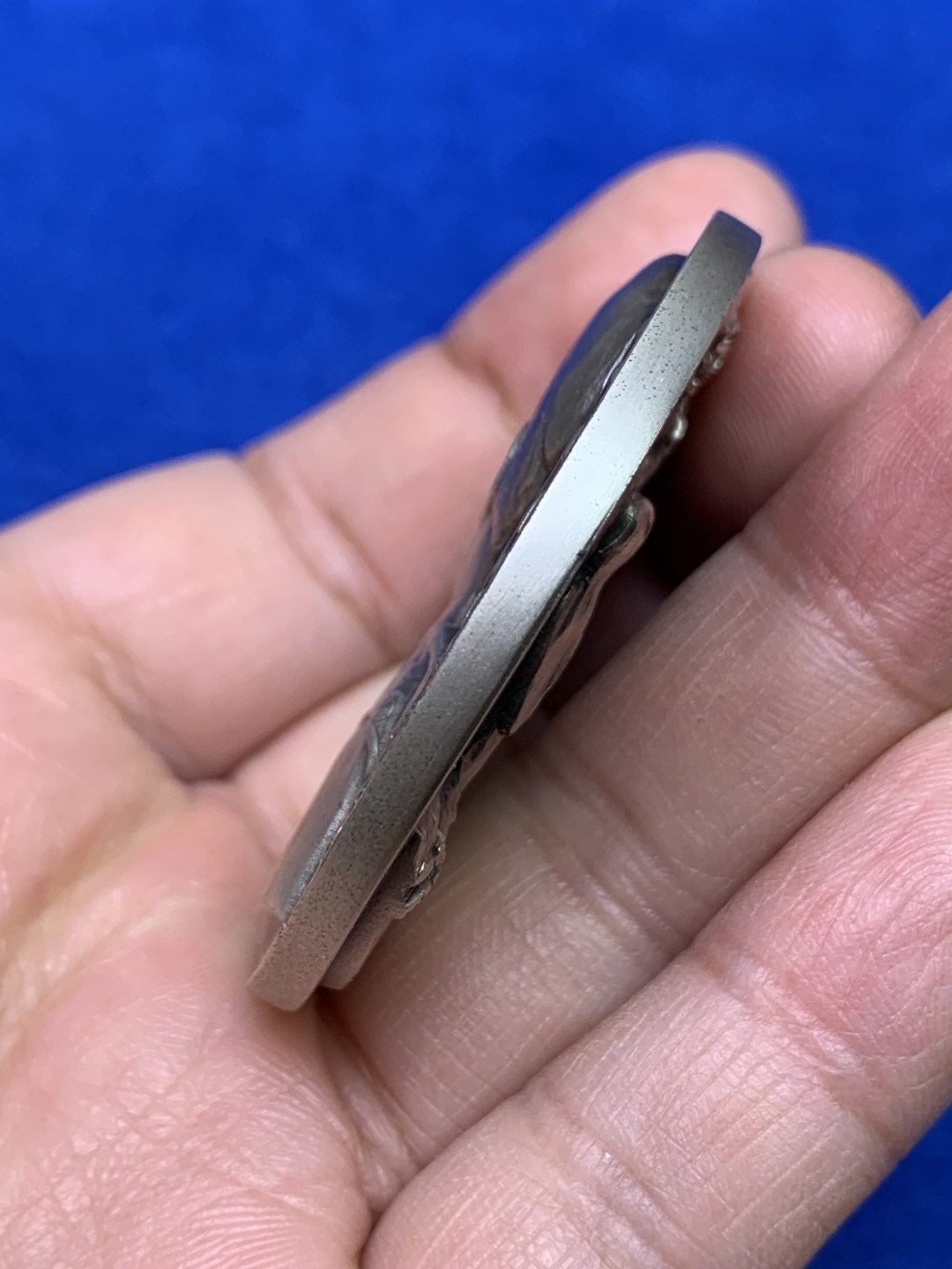 《竞宝斋》第147场-周日，周一 2场 (全场包邮) 1958年 梵蒂冈教皇庇护十二世镀银铜章（纸盒），直径50mm，重量74.4g，超级高浮雕