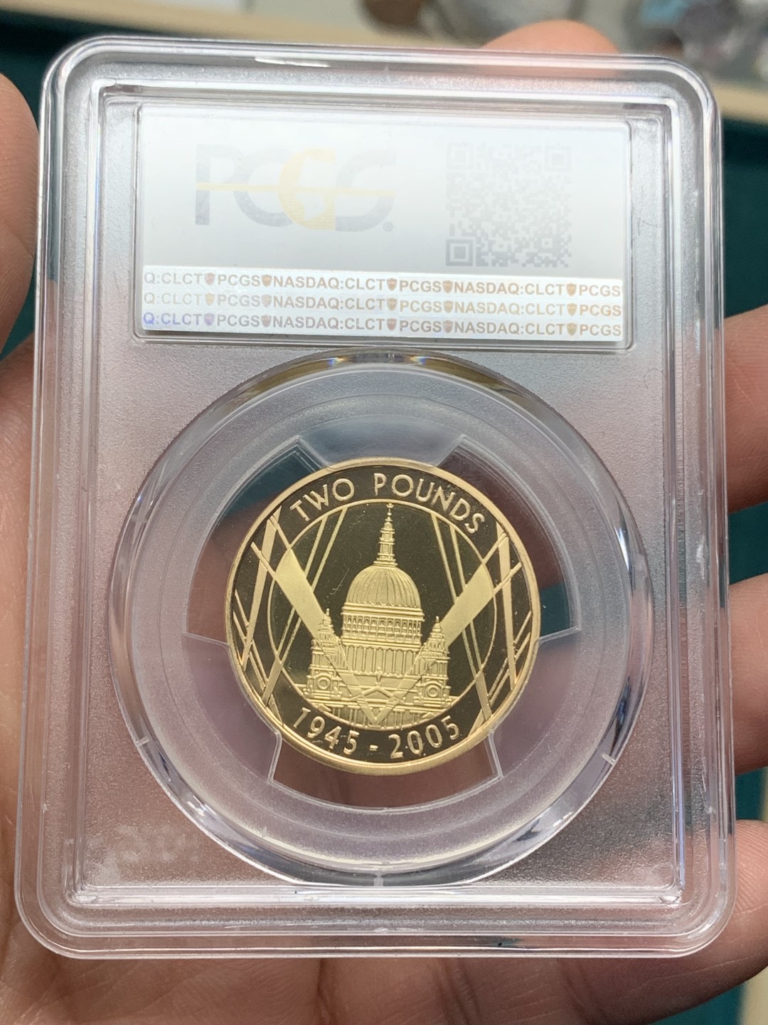 《竞宝斋》第147场-周日，周一 2场 (全场包邮) PCGS PR69DCAM 2005年 英国二战结束60年纪念金币 15.976克 0.9167金 直径28.4MM  发行2，924枚