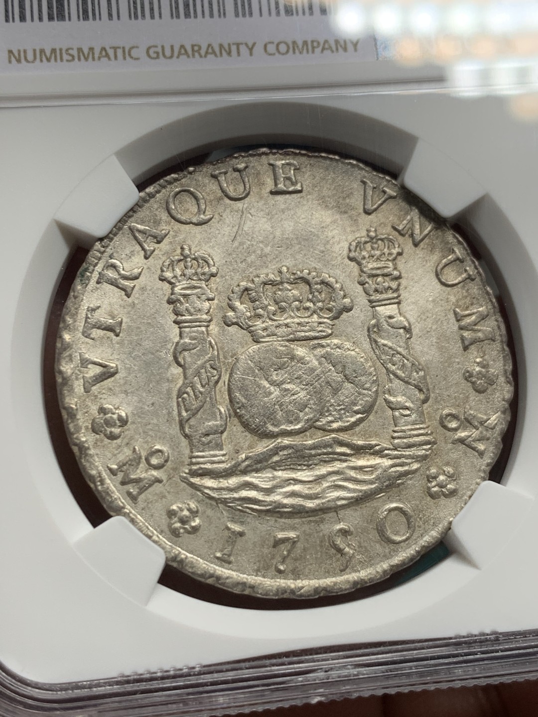 《竞宝斋》第147场-周日，周一 2场 (全场包邮) NGC-MS61 墨西哥 地球双柱 1750 8 里亚尔 原味高品 正反深打 不光分数够 状态也极好 比起1754的窖藏年份少很多