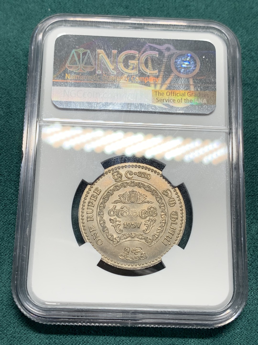 《竞宝斋》第147场-周日，周一 2场 (全场包邮) NGC MS63/64英属锡兰1957年纪念佛教2500年纪念1卢比和5卢比一对，精制已经暴涨，普质稳步上升