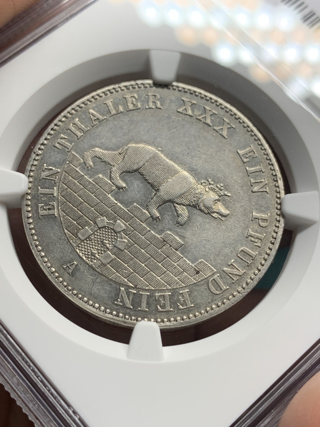 《竞宝斋》第147场-周日，周一 2场 (全场包邮) NGC-AU55 德国安哈尔特1861年小熊爬墙1泰勒银币