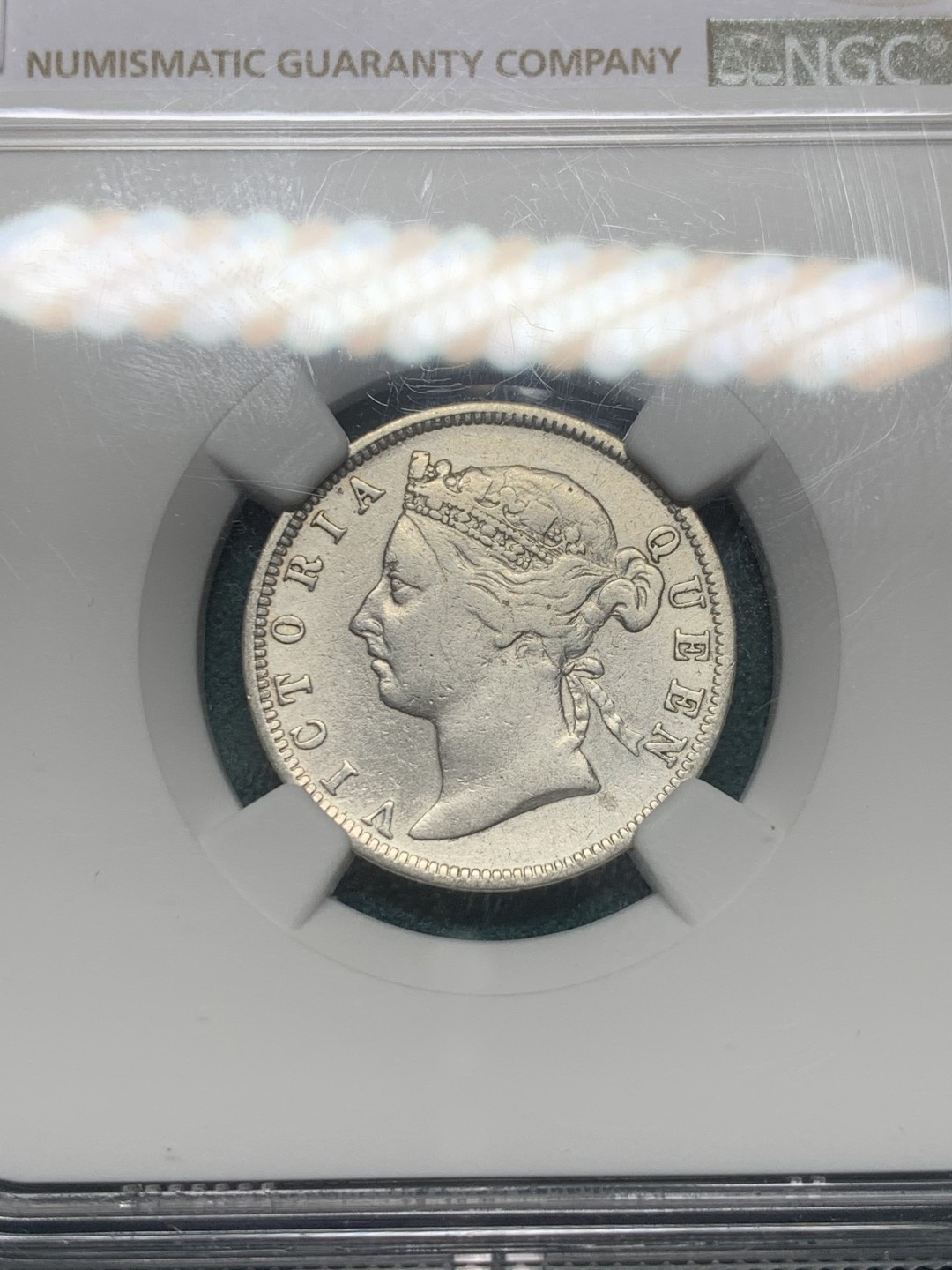 《竞宝斋》第147场-周日，周一 2场 (全场包邮) NGC VF 香港 1894年 维多利 20分银币