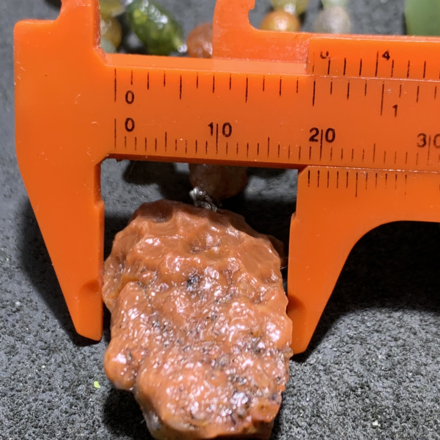 精美罕见天然淖毛湖葡萄干玛瑙小精品长款项链一条，