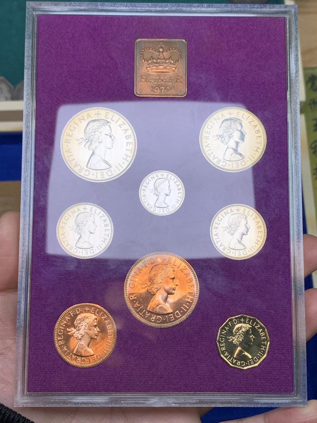 《竞宝斋》第147场-周日，周一 2场 (全场包邮) 英国 1970年 原盒原证 关门年份 英国12进制精制套币 最后一套12进制英国套币 随后发行的套币均为10进制新便士体系