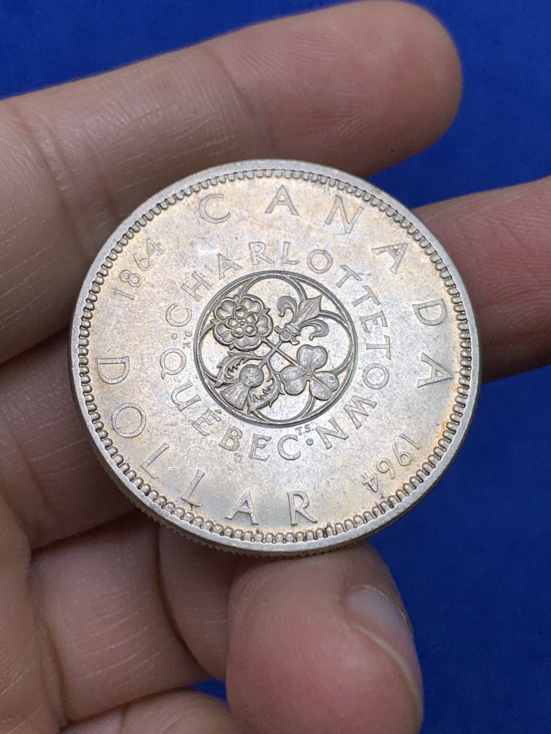 《竞宝斋》第147场-周日，周一 2场 (全场包邮) 1964年加拿大夏洛特敦会议1元大银币，纪念加拿大自治领的诞生，带镜面感