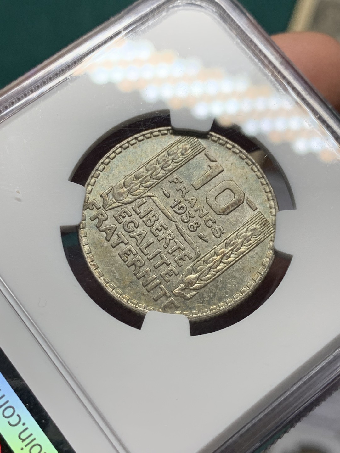 《竞宝斋》第147场-周日，周一 2场 (全场包邮) NGC-MS61 法国1938年 谷物女神10法郎银币 原光带彩