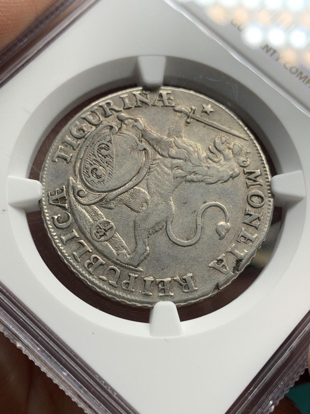 《竞宝斋》第147场-周日，周一 2场 (全场包邮) NGC-XF45 瑞士苏黎世1743年城市景观半泰勒银币