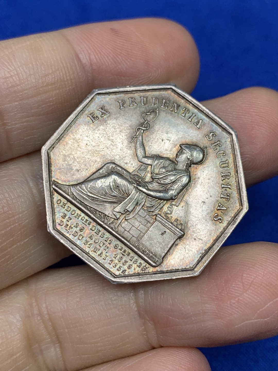 《竞宝斋》第147场-周日，周一 2场 (全场包邮) 法国 1860-1879 坐人 安德尔省 八角银质代币 深彩包浆 蜜蜂边铭 银标 31.6mm 15克