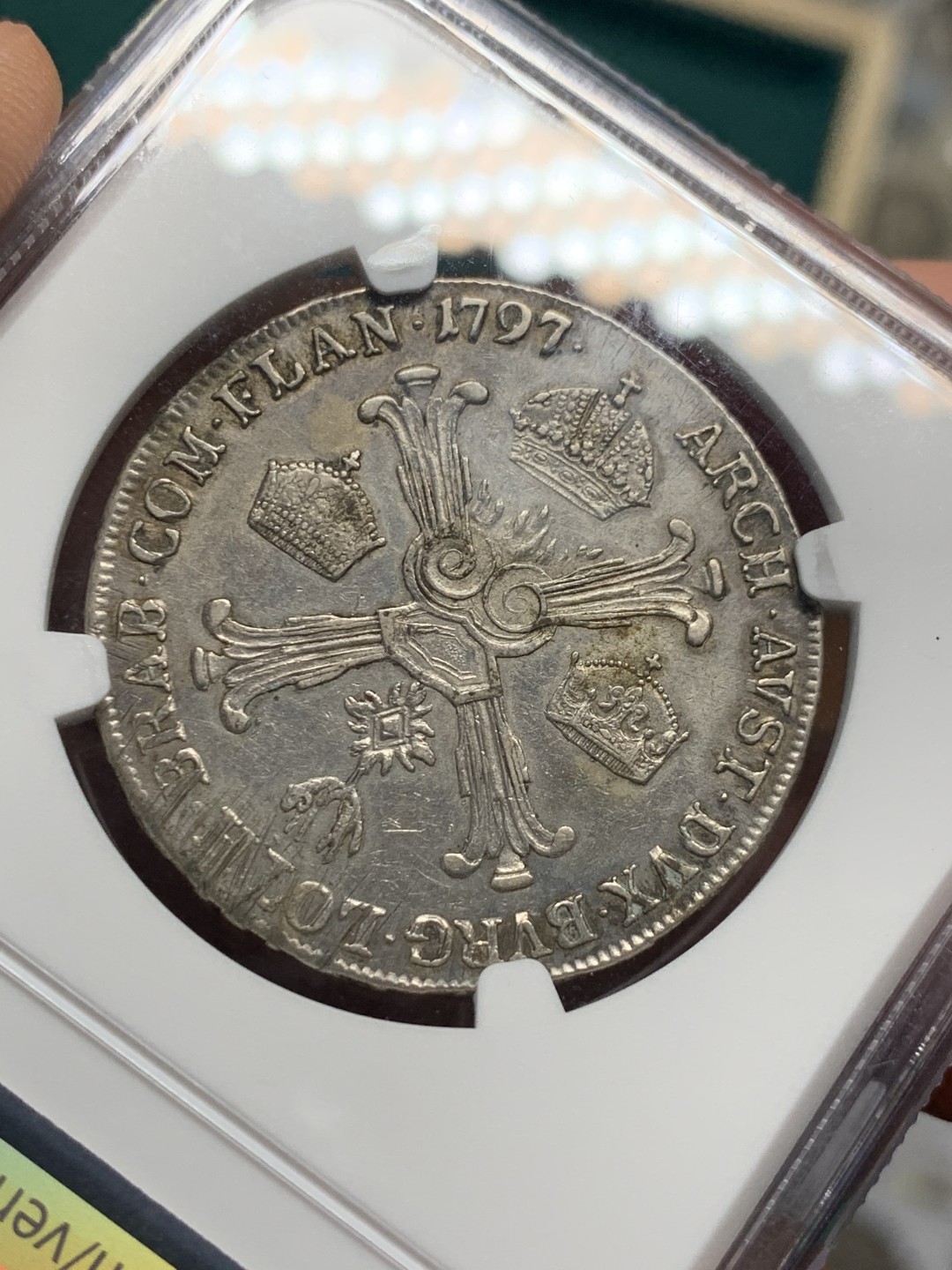 《竞宝斋》第147场-周日，周一 2场 (全场包邮) NGC-XF 1797年 奥属尼德兰 弗朗茨二世1/2泰勒  神罗末代皇帝 背面的状态非常好，皇冠十字高点俱在，细节超赞