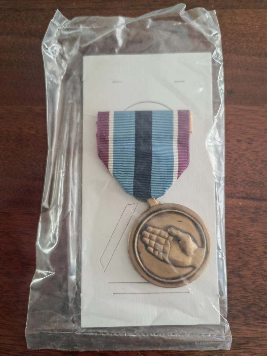 德国马克欧洲章牌摆件第十期 美国军队人道主义服务勋章32mm，原盒袋